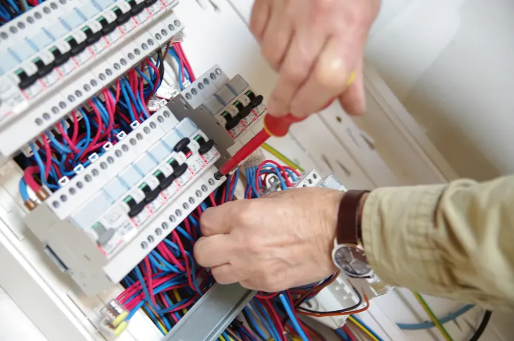 electricité contactwebp